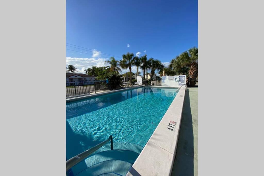 !!Coral Sands 1 Bedroom Stunner!! West Palm Beach Exterior photo